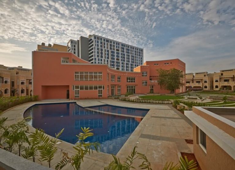Swimming-Pool-At-Club-House - Prestige Silver Oak Whitefield Villa