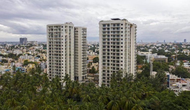 The Greenery Of Ramkrishna Math Which Shares A Wall With Svasa Homes - Svasa Homes