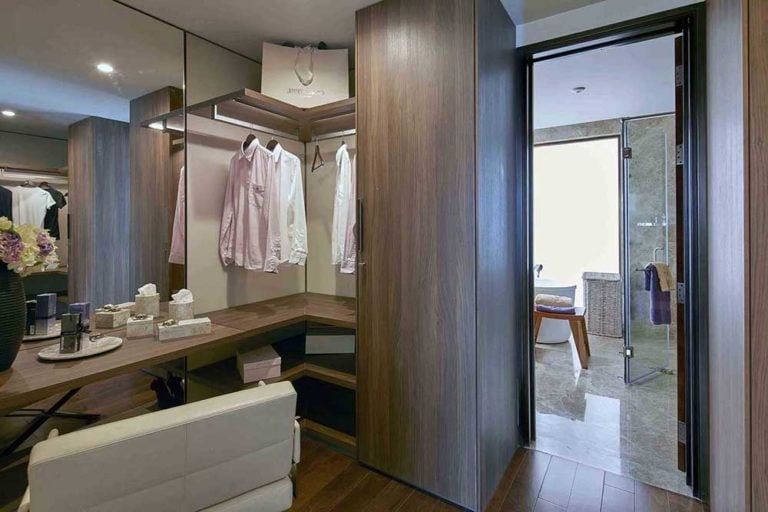 Walk In Closet - Raffles Park Villas