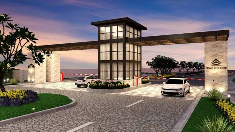 Prime Beverly Woods Villas Entrance View