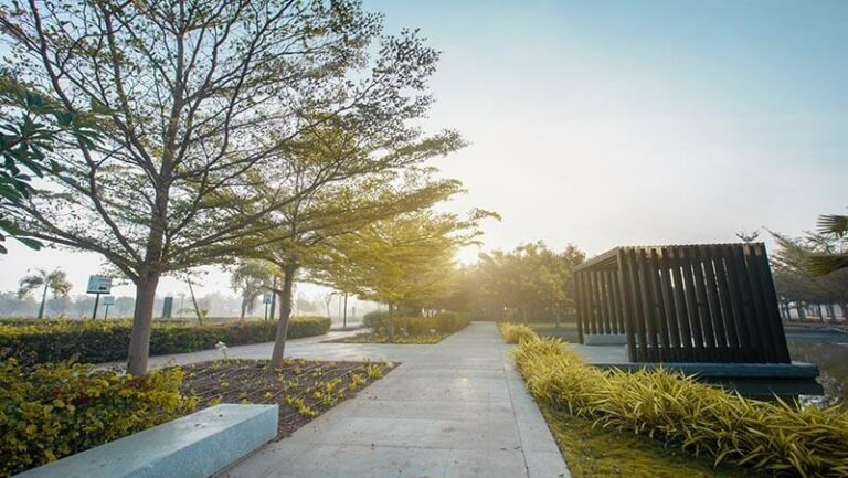 Lake Walkway - Town Centre At Embassy Springs