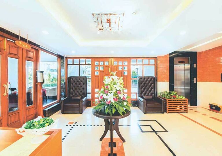 Lobby - HM Grandeur